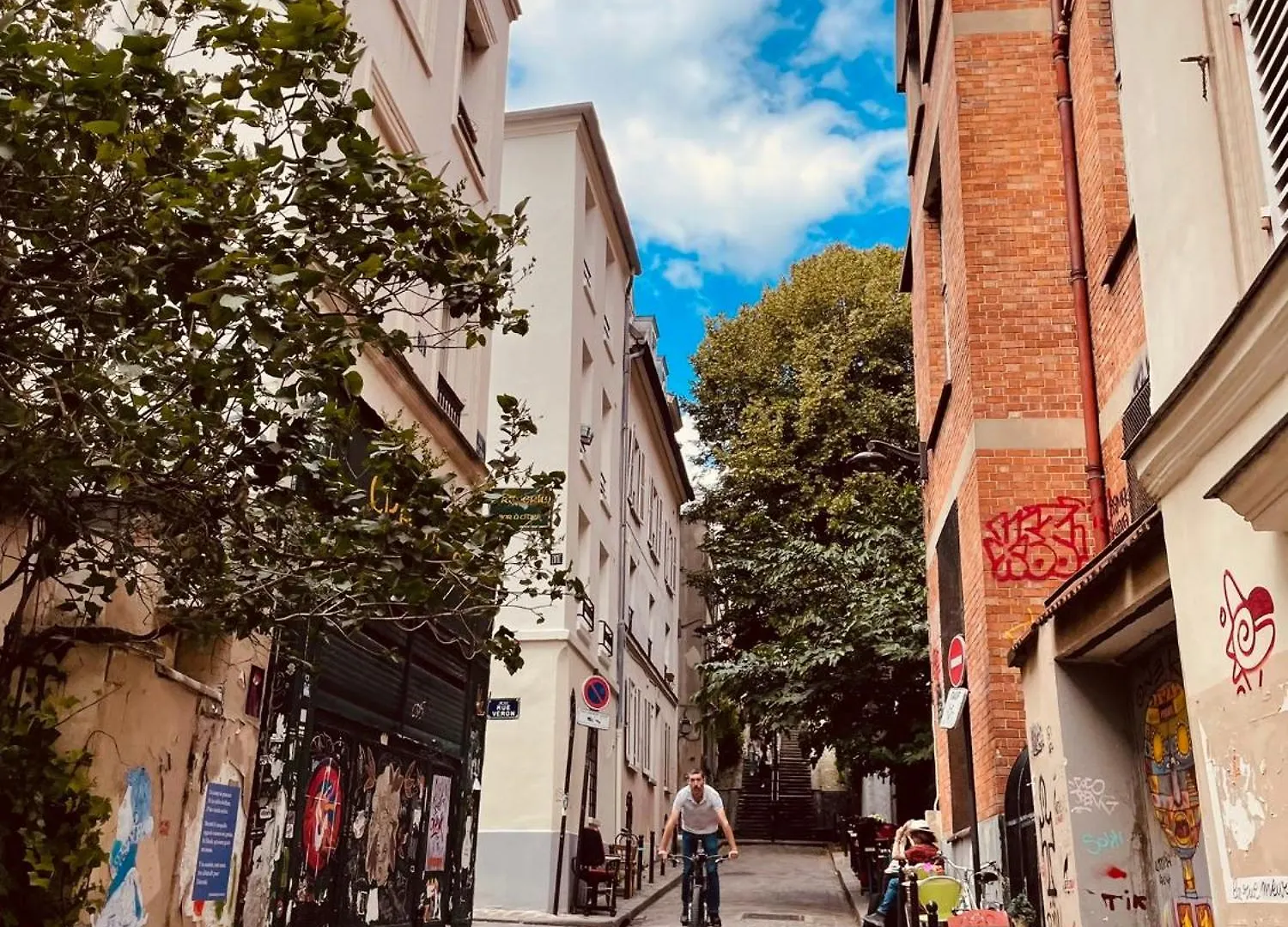 Welcome To Montmartre Parijs